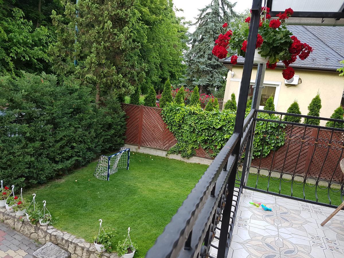 Palma Villa In City Park Budapest - Semi Suteren Exterior foto